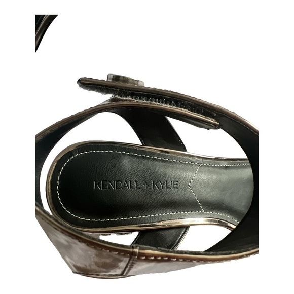 Kendall & Kylie Studded Sandal Ankle
Strap Pewter Sophie 2 - Picture 3 of 6